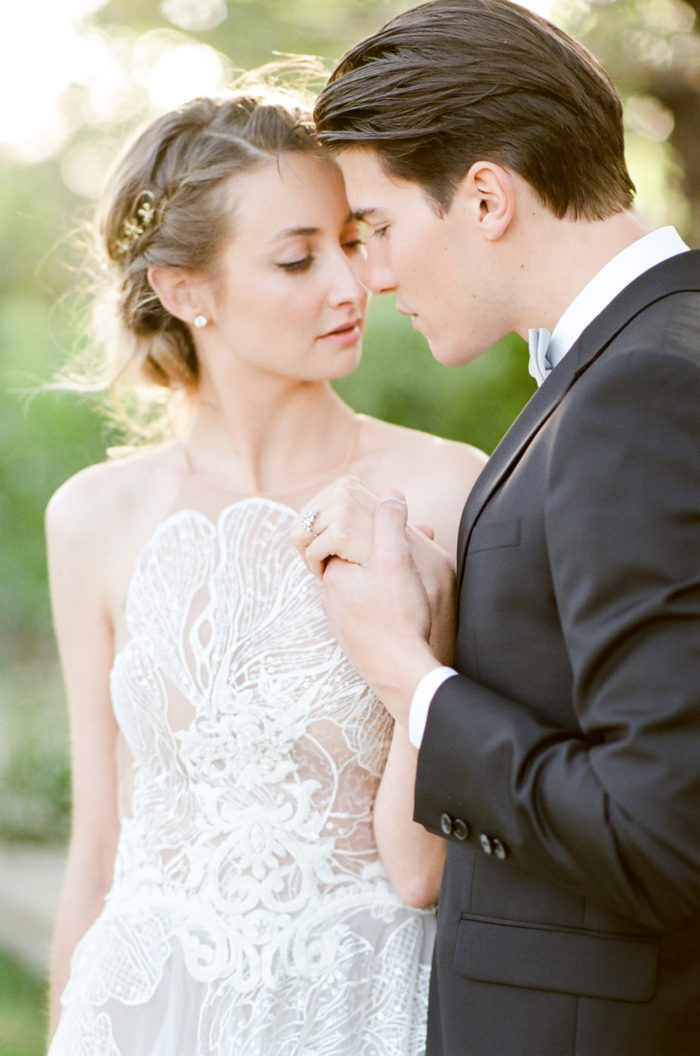 Portrait of a couple at their destination wedding in Le Clos Saint-Esteve