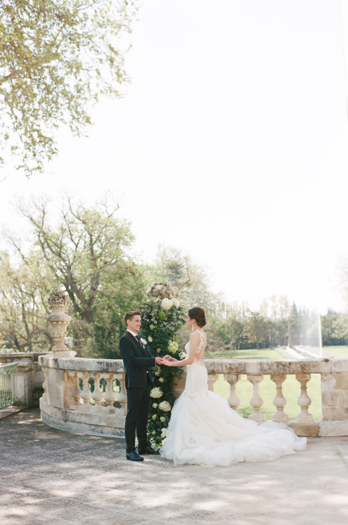 Bride and groom at Chateau de Tourreau