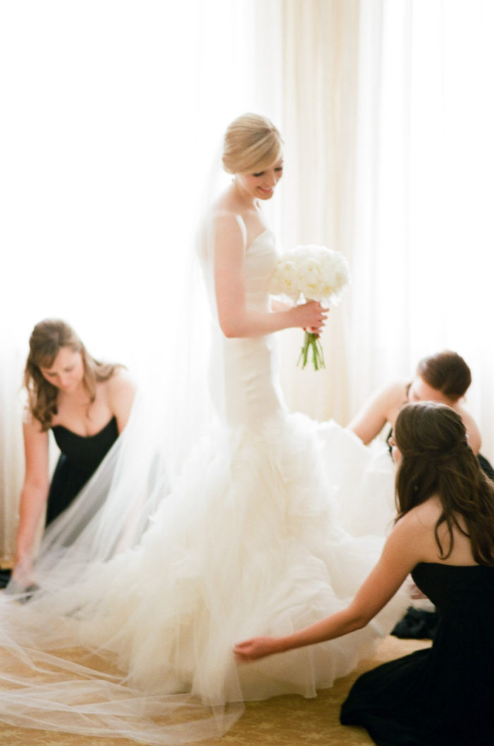 Bride getting ready for her wedding at the Chicago Rookery