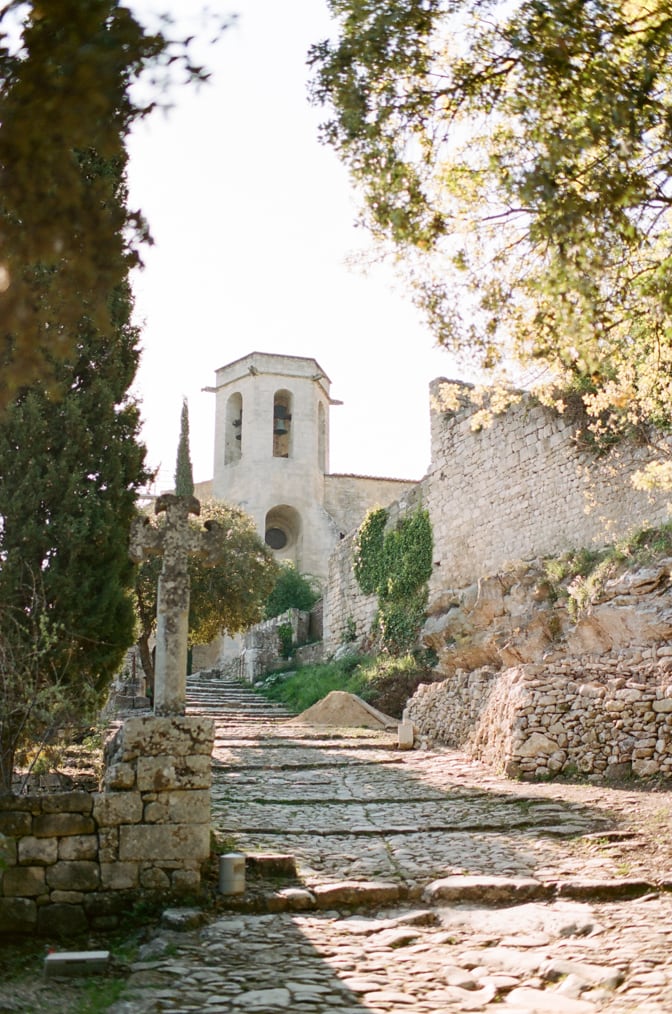 Tour through Oppède le Vieux in Provence, France