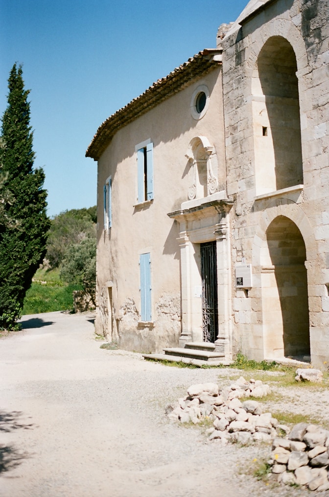 Streets of Venasque in Provene photographed by luxury destination wedding photographer Tamara Gruner