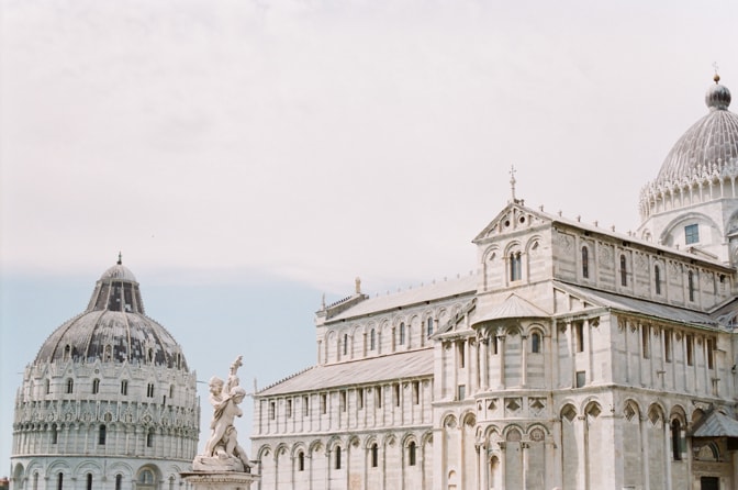 A luxury destination wedding photographer's tour guide to Tuscany in Italy