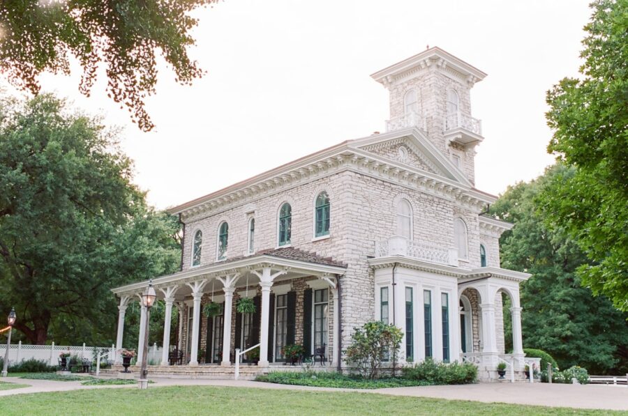 The Oakland House St Louis Missouri Summer Wedding 2