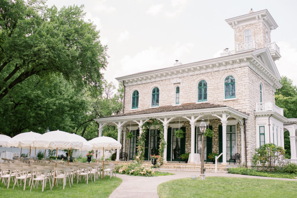 The Oakland House St Louis Missouri Summer Wedding 20