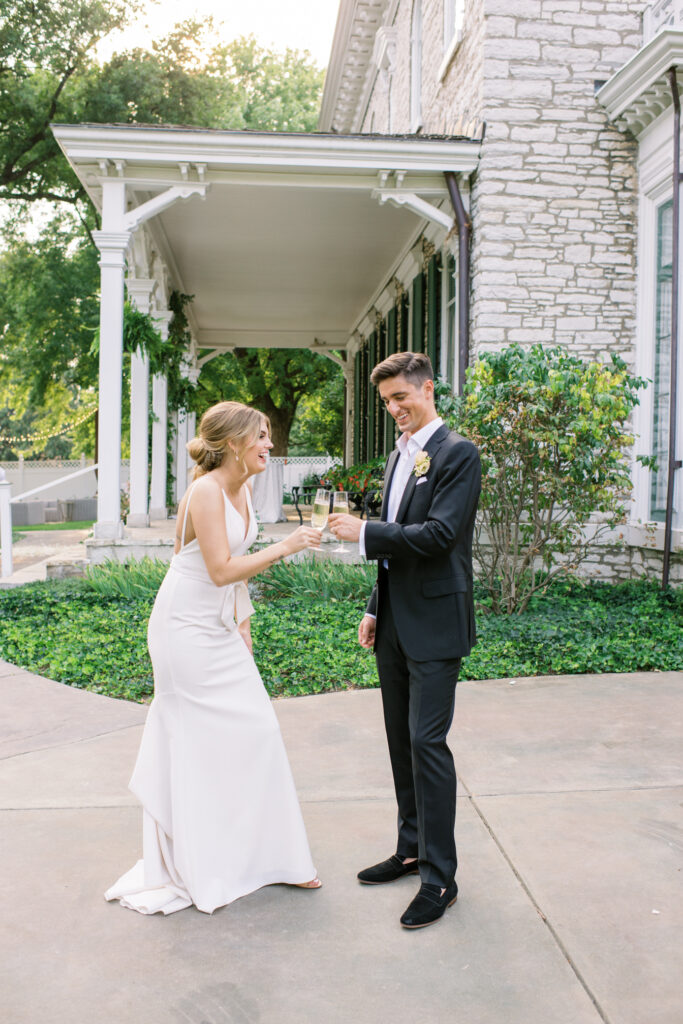 The Oakland House St Louis Missouri Summer Wedding 36