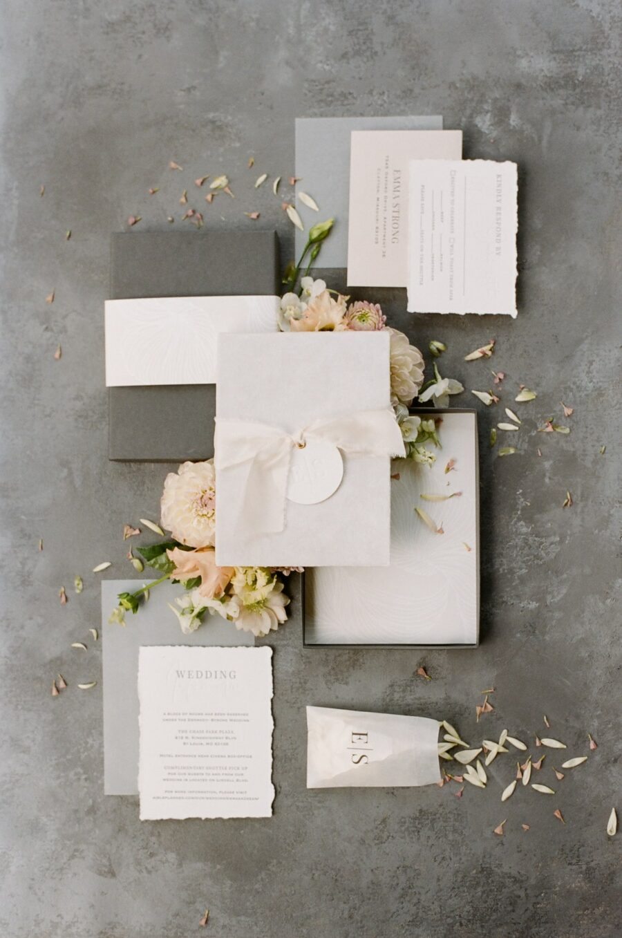 The Oakland House St Louis Missouri Summer Wedding 4