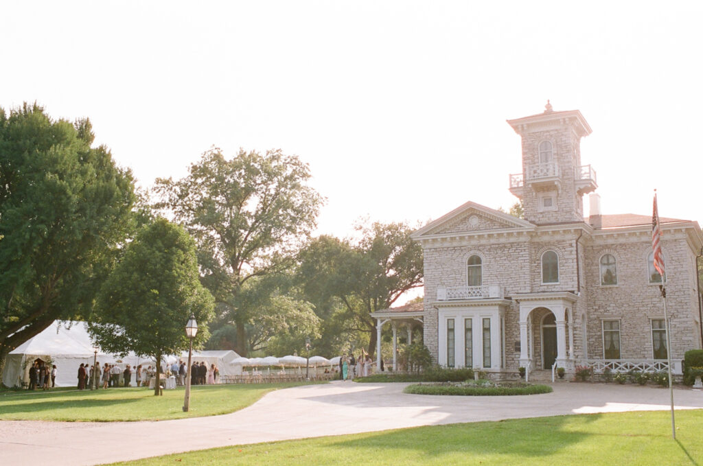 The Oakland House St Louis Missouri Summer Wedding 40
