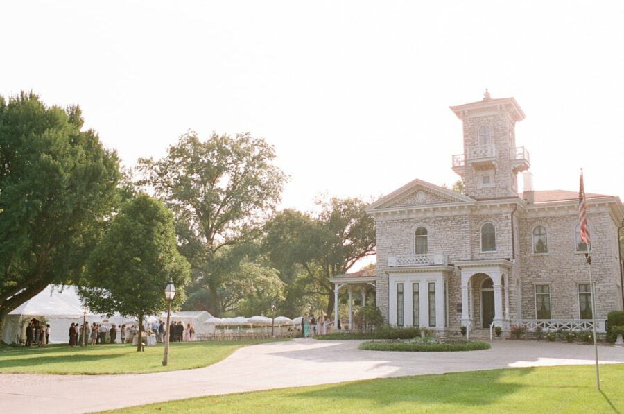 The Oakland House St Louis Missouri Summer Wedding 40