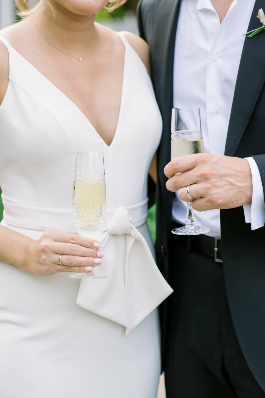 The Oakland House St Louis Missouri Summer Wedding 46