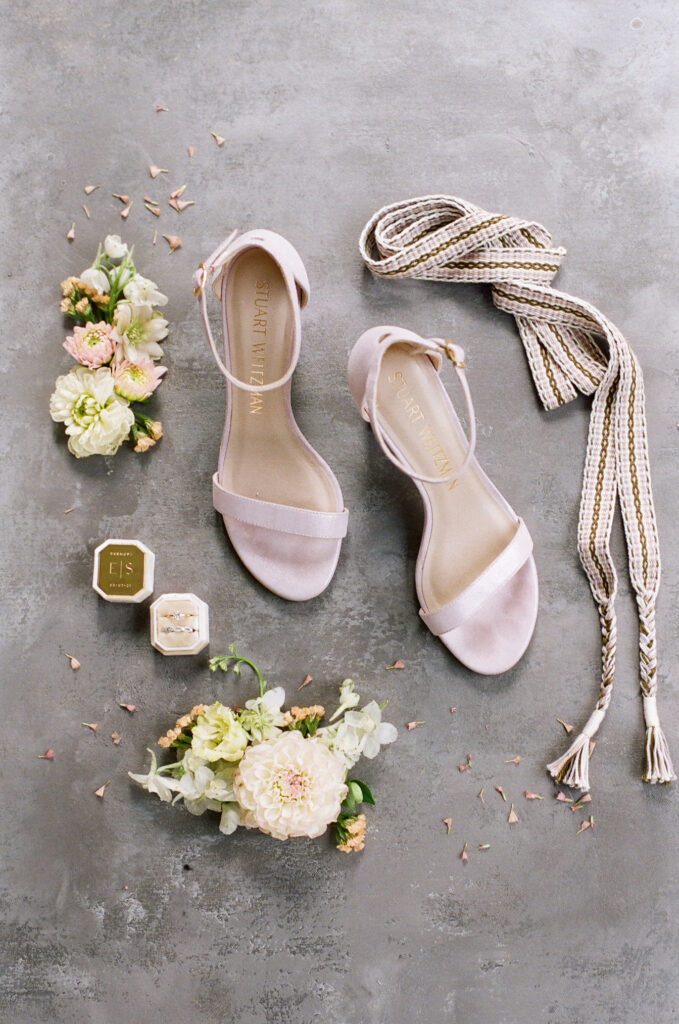 The Oakland House St Louis Missouri Summer Wedding 8