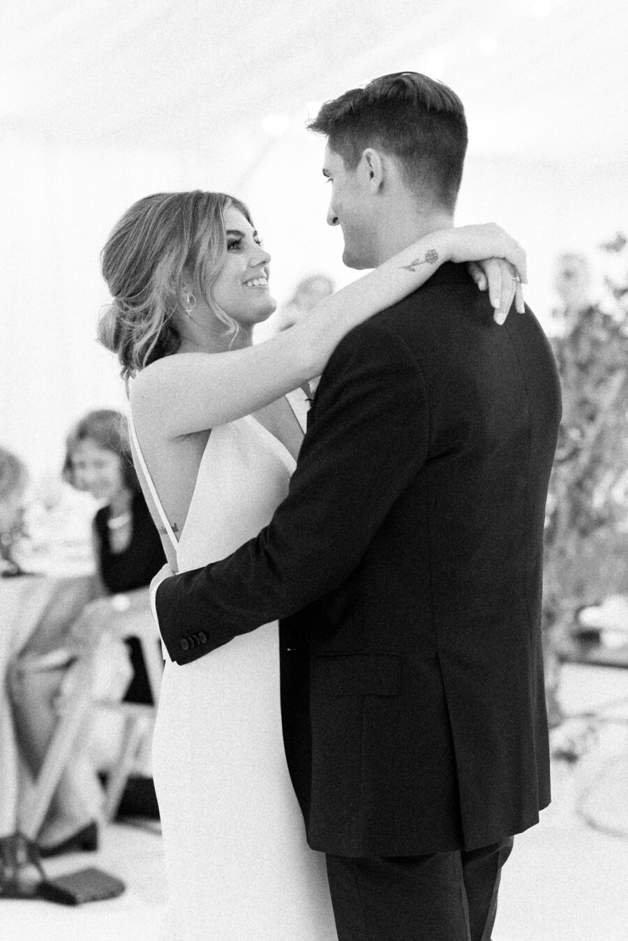 The Oakland House St Louis Missouri Summer Wedding 89
