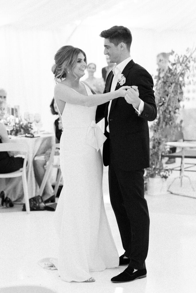 The Oakland House St Louis Missouri Summer Wedding 90