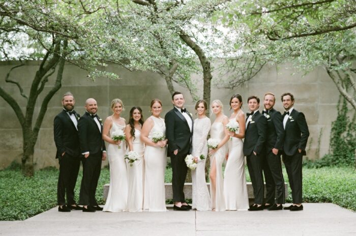 Chicago wedding party posing at the Chicago Art Institute