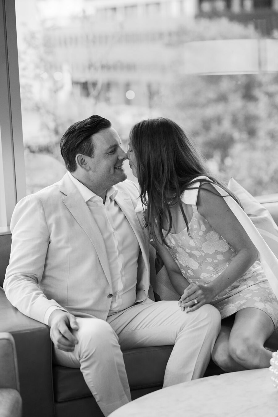 Bride and groom kissing at Gibsons Chicago Steakhouse