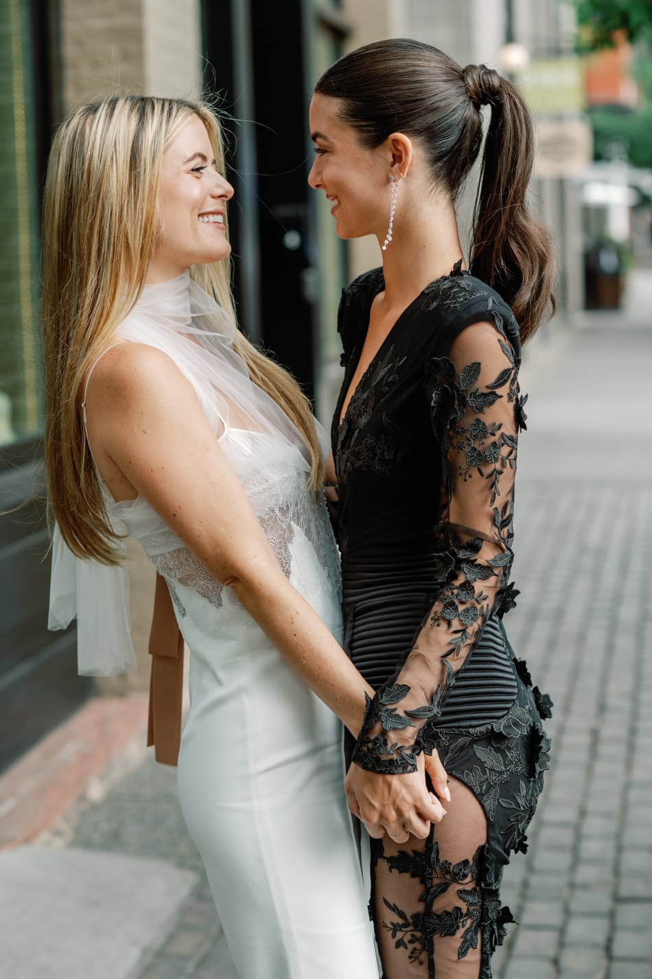 Sisters embracing each other during Mi Chola Aspen dinner