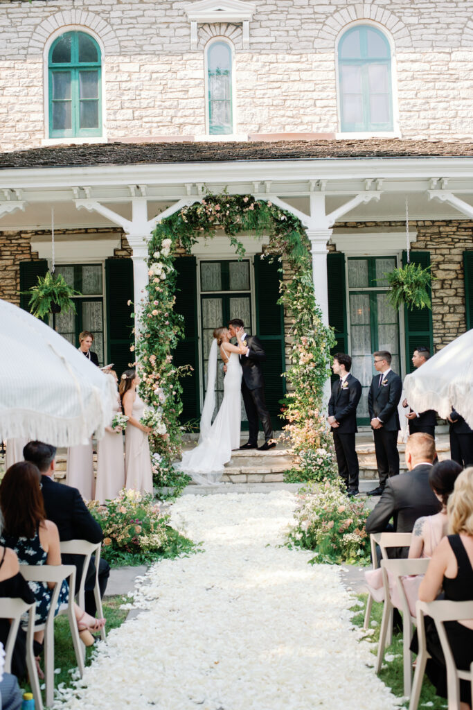 The Oakland House St Louis Missouri Summer Wedding 132 scaled