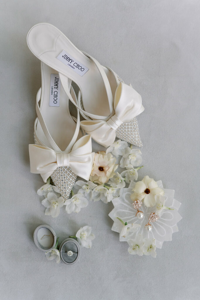 Milwaukee Country Club Summer Wedding in Wisonsin 109