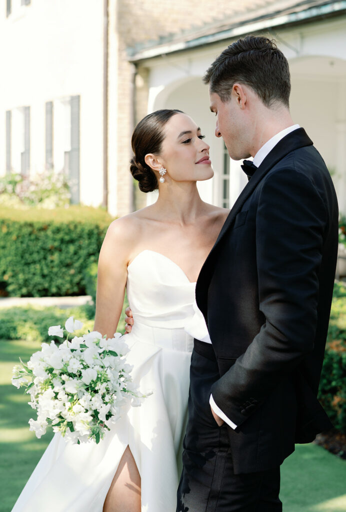 Milwaukee Country Club Summer Wedding in Wisonsin 11
