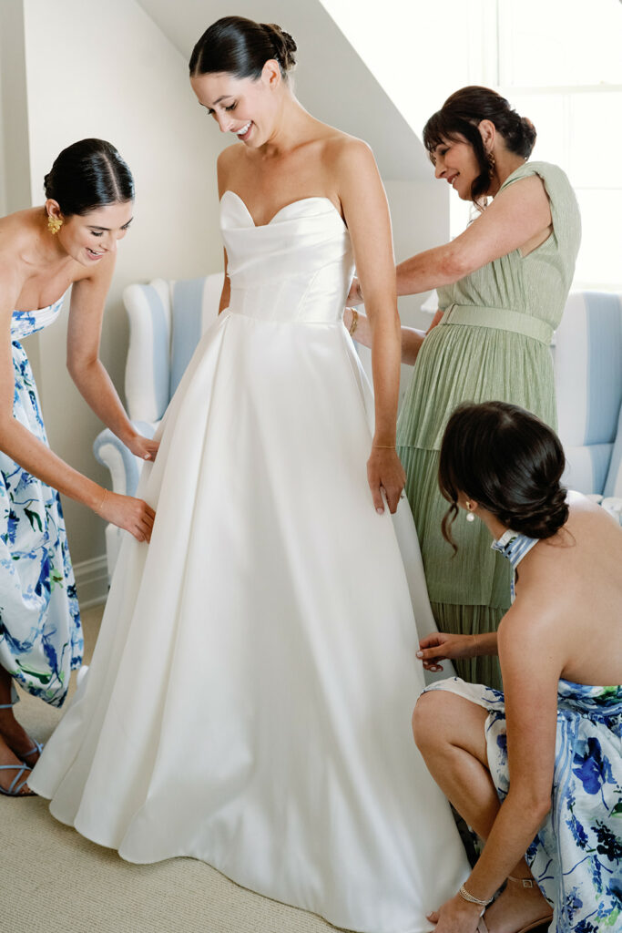 Milwaukee Country Club Summer Wedding in Wisonsin 112