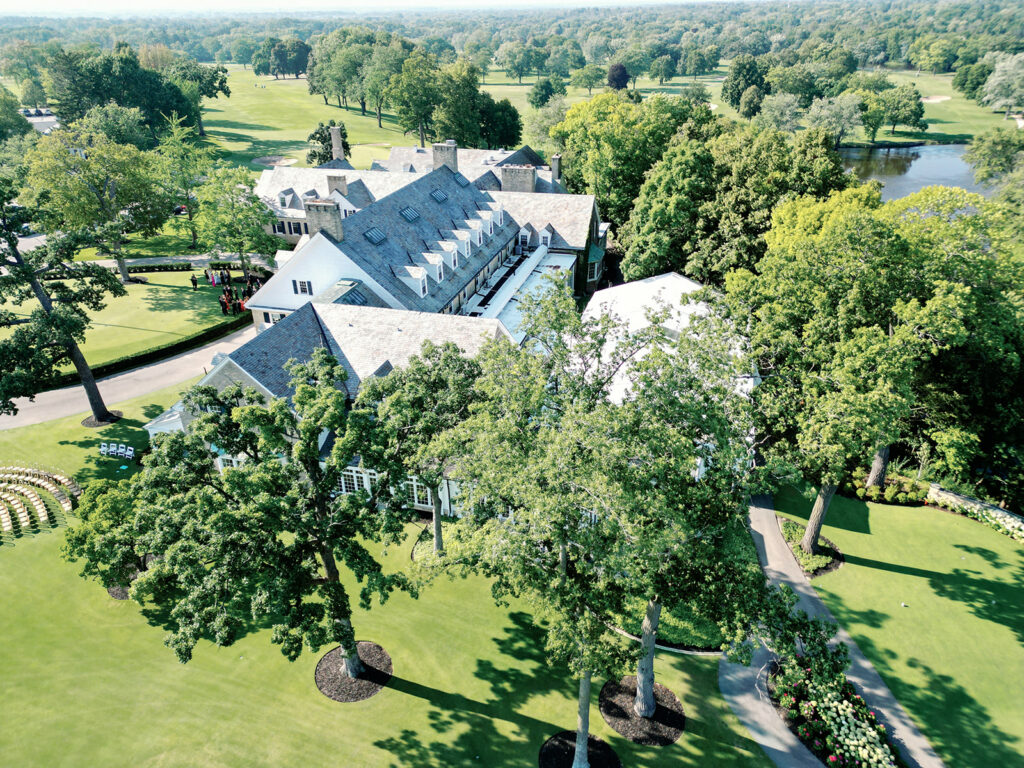Milwaukee Country Club Summer Wedding in Wisonsin 3