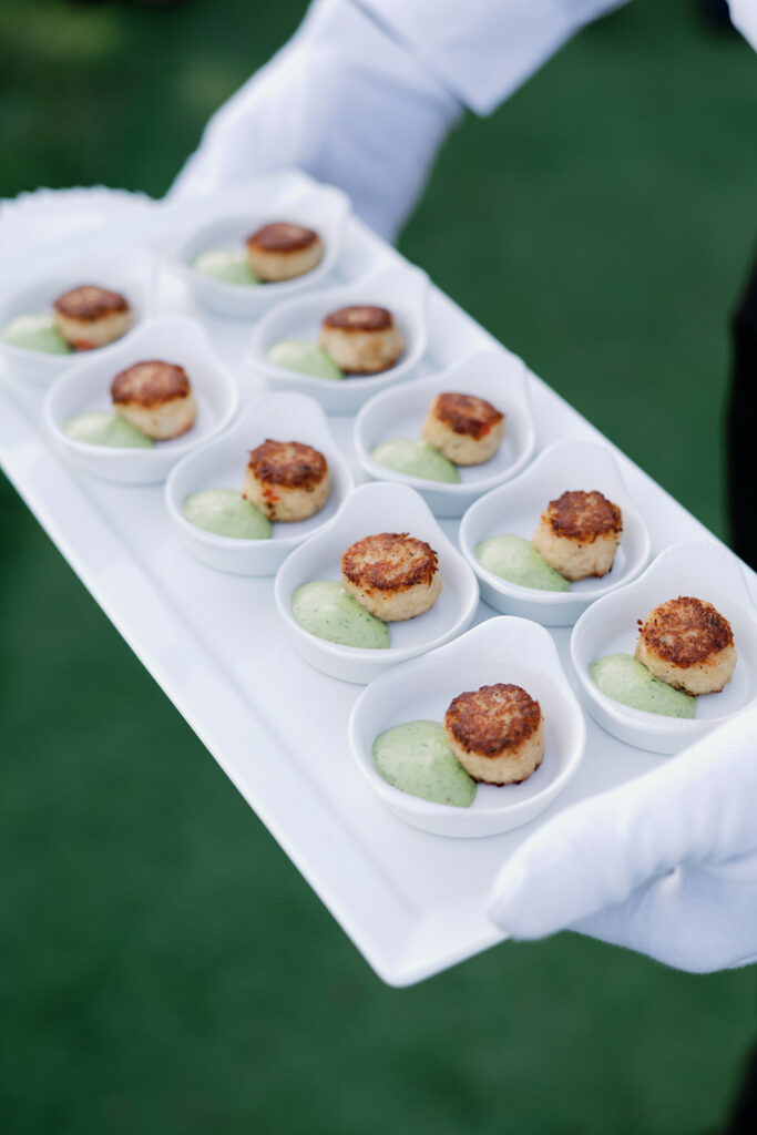 Milwaukee Country Club Summer Wedding in Wisonsin 32