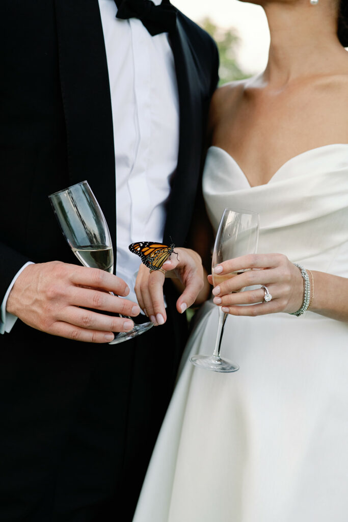 Milwaukee Country Club Summer Wedding in Wisonsin 42