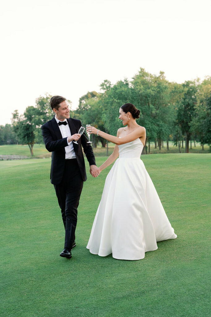 Milwaukee Country Club Summer Wedding in Wisonsin 45