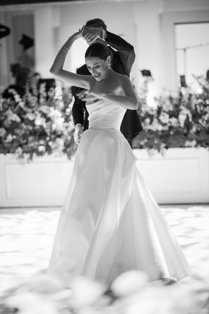 Milwaukee Country Club Summer Wedding in Wisonsin 56