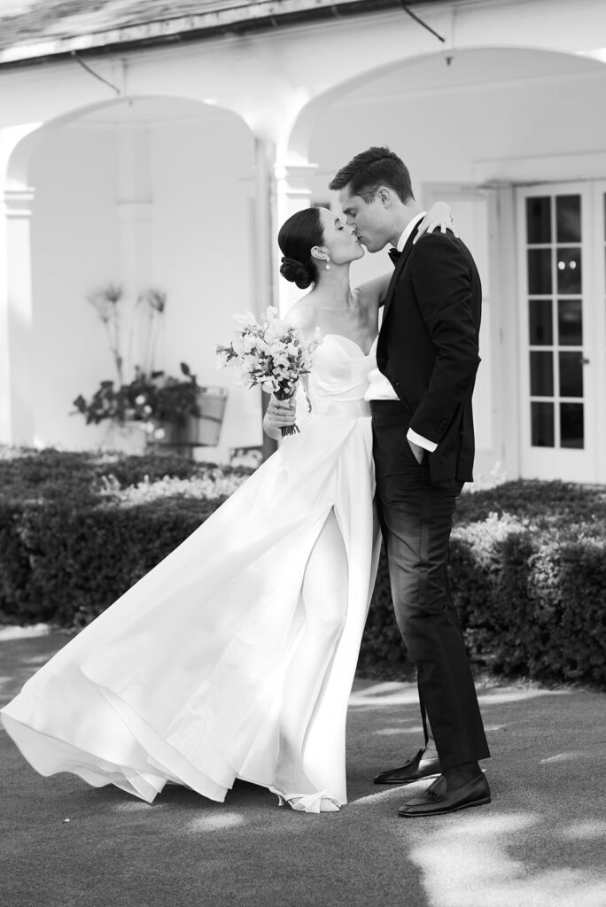 Milwaukee Country Club Summer Wedding in Wisonsin 78
