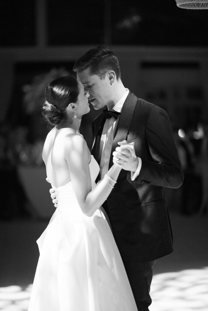 Milwaukee Country Club Summer Wedding in Wisonsin 95